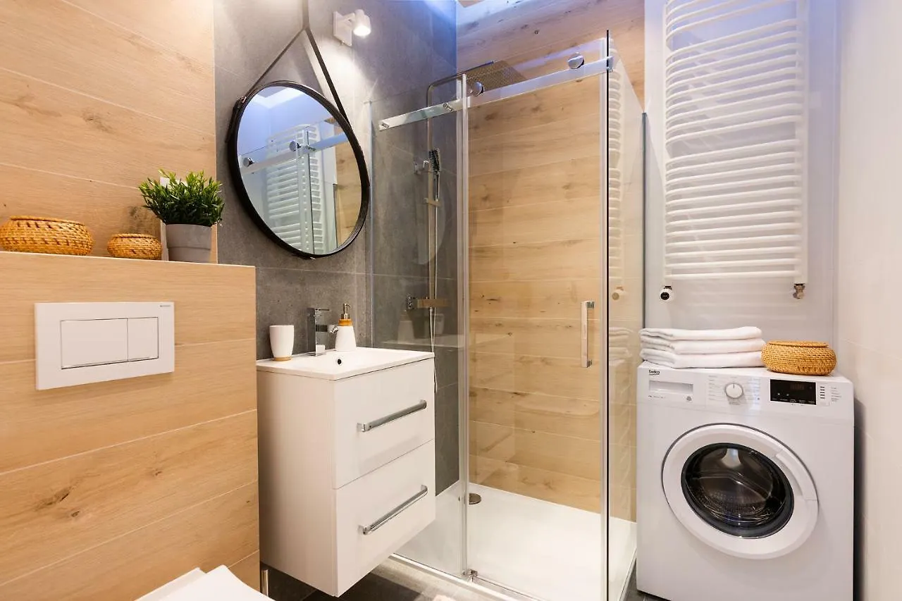 Novum Apartment With Parking Краков